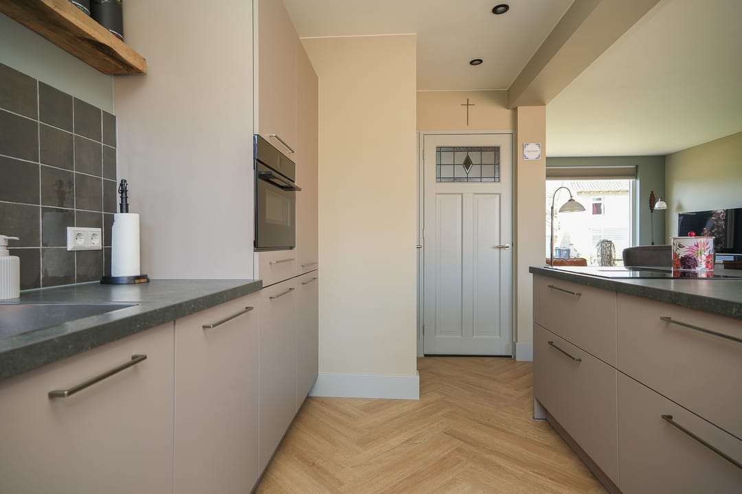 Move-In Ready Semi-Detached Home with Three Bedrooms and Exceptionally Deep Garden in Alphen — 16