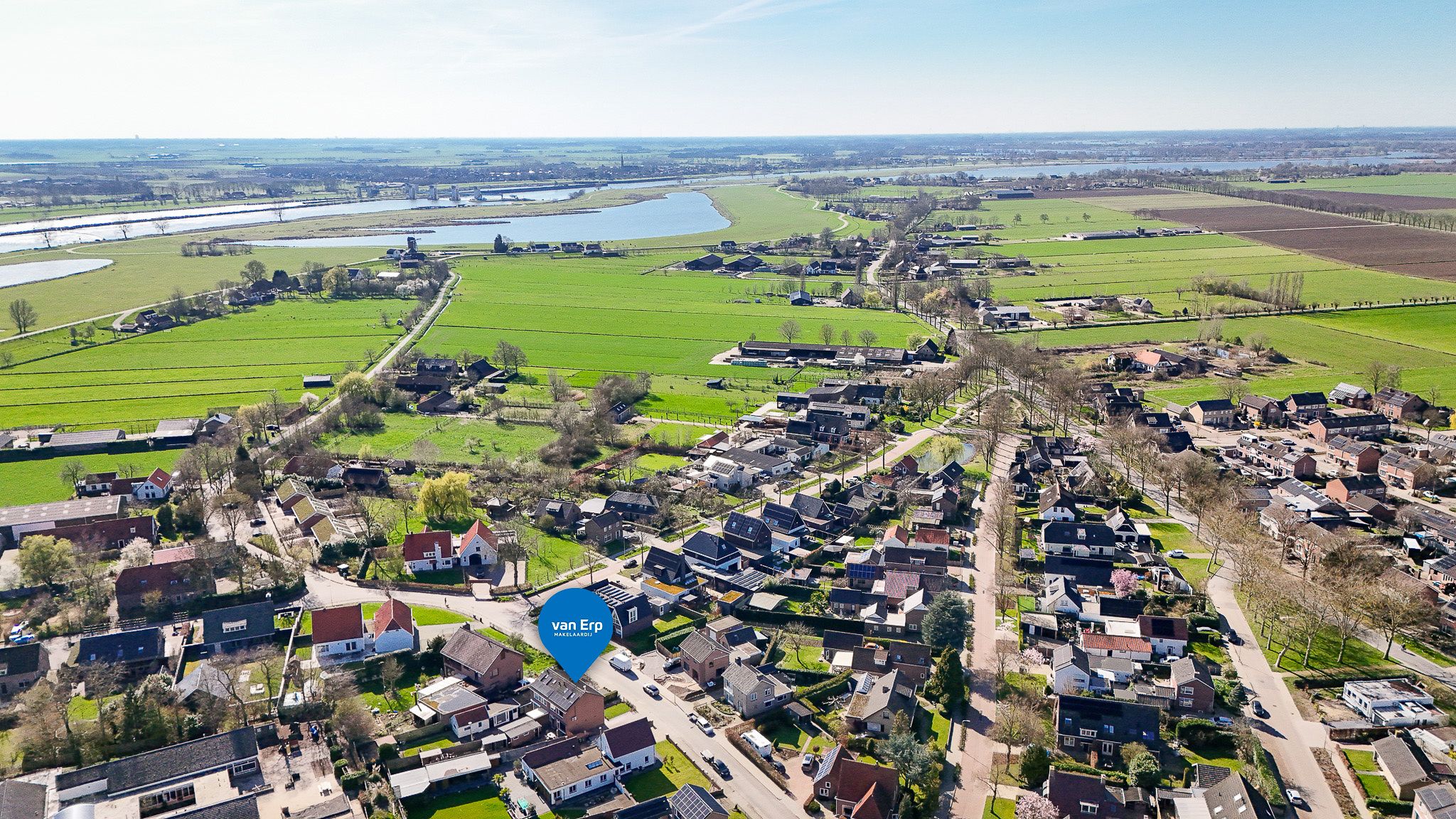 Move-In Ready Semi-Detached Home with Three Bedrooms and Exceptionally Deep Garden in Alphen — 39