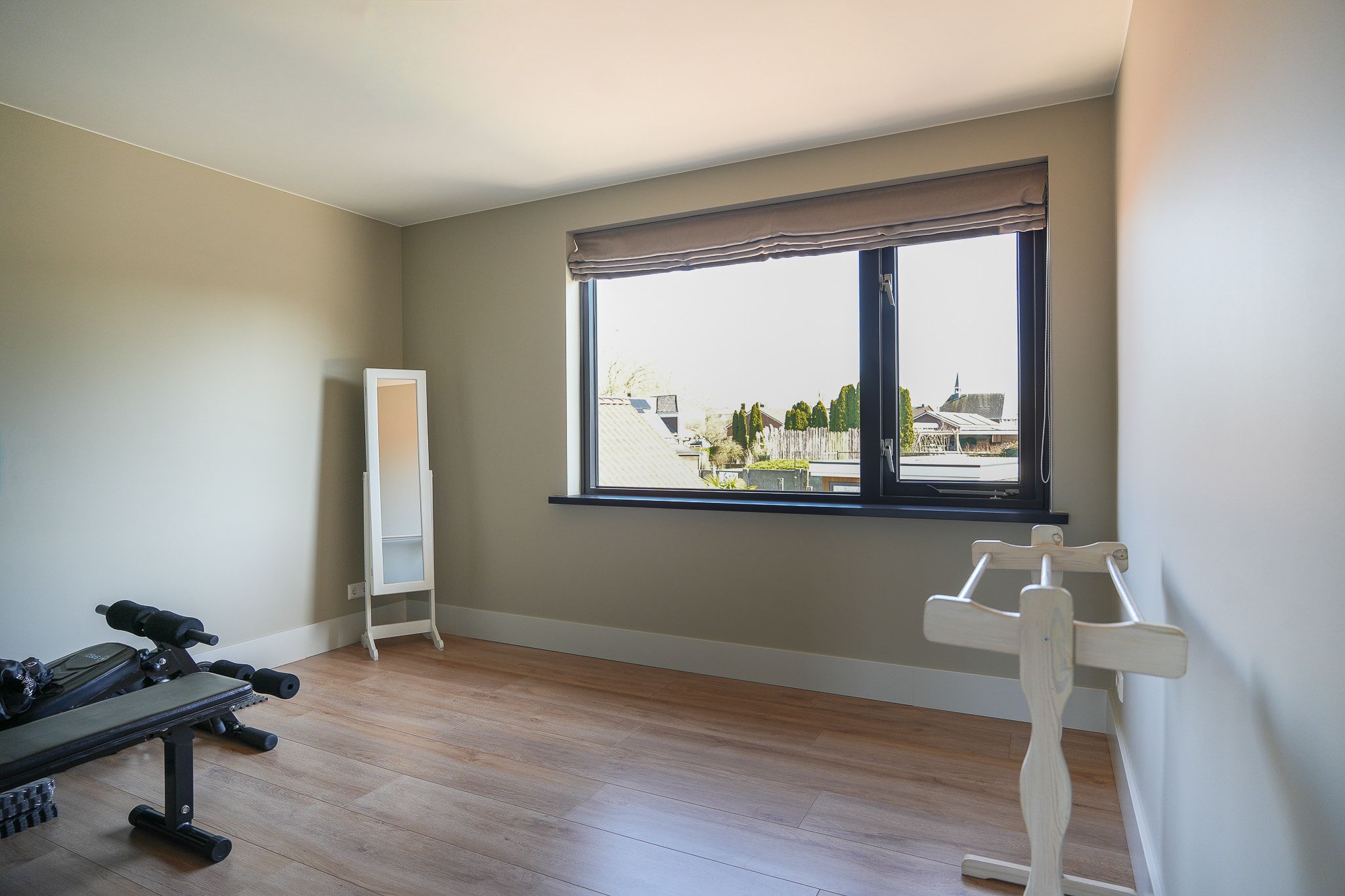 Move-In Ready Semi-Detached Home with Three Bedrooms and Exceptionally Deep Garden in Alphen — 24