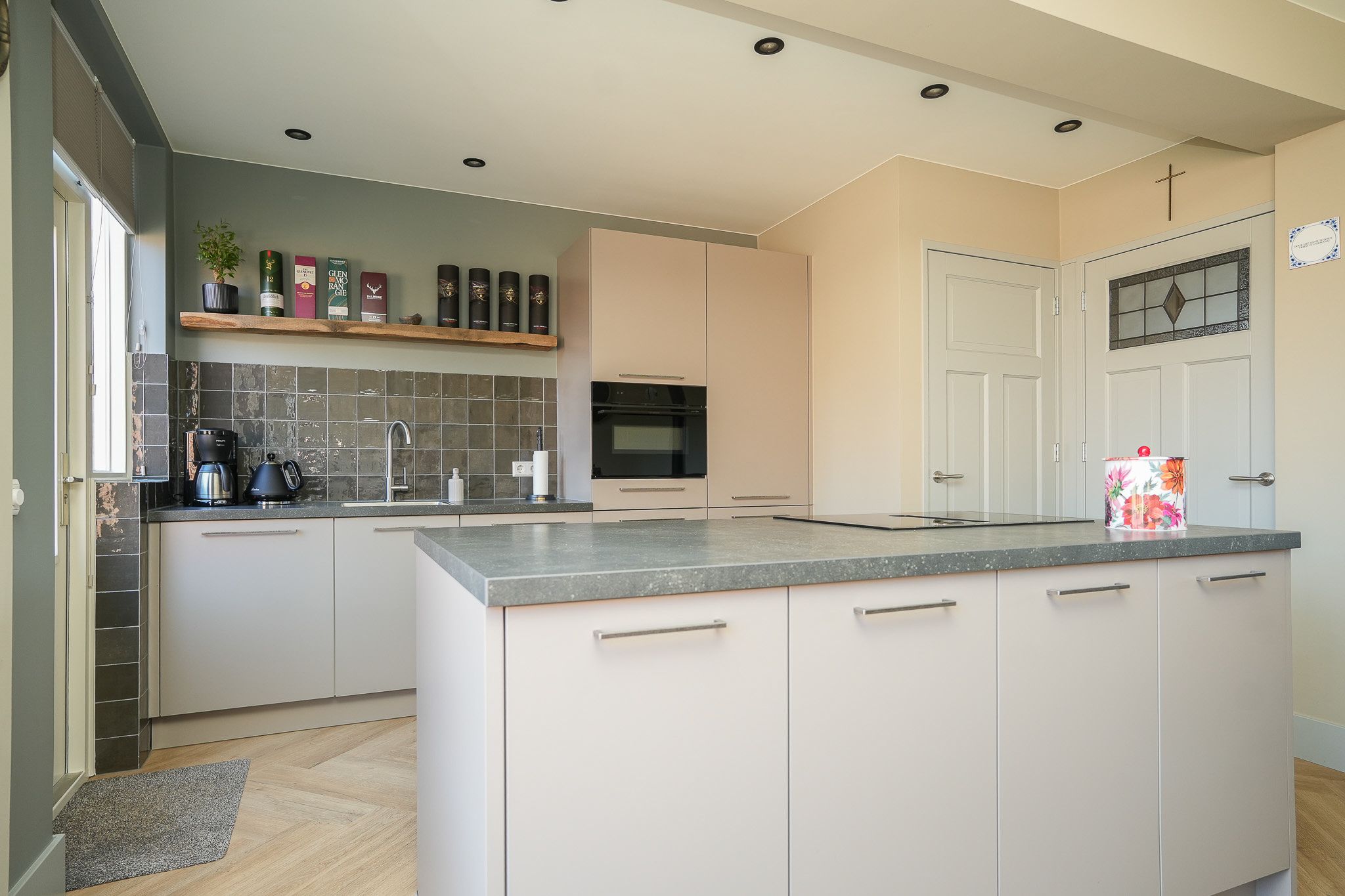 Move-In Ready Semi-Detached Home with Three Bedrooms and Exceptionally Deep Garden in Alphen — 18