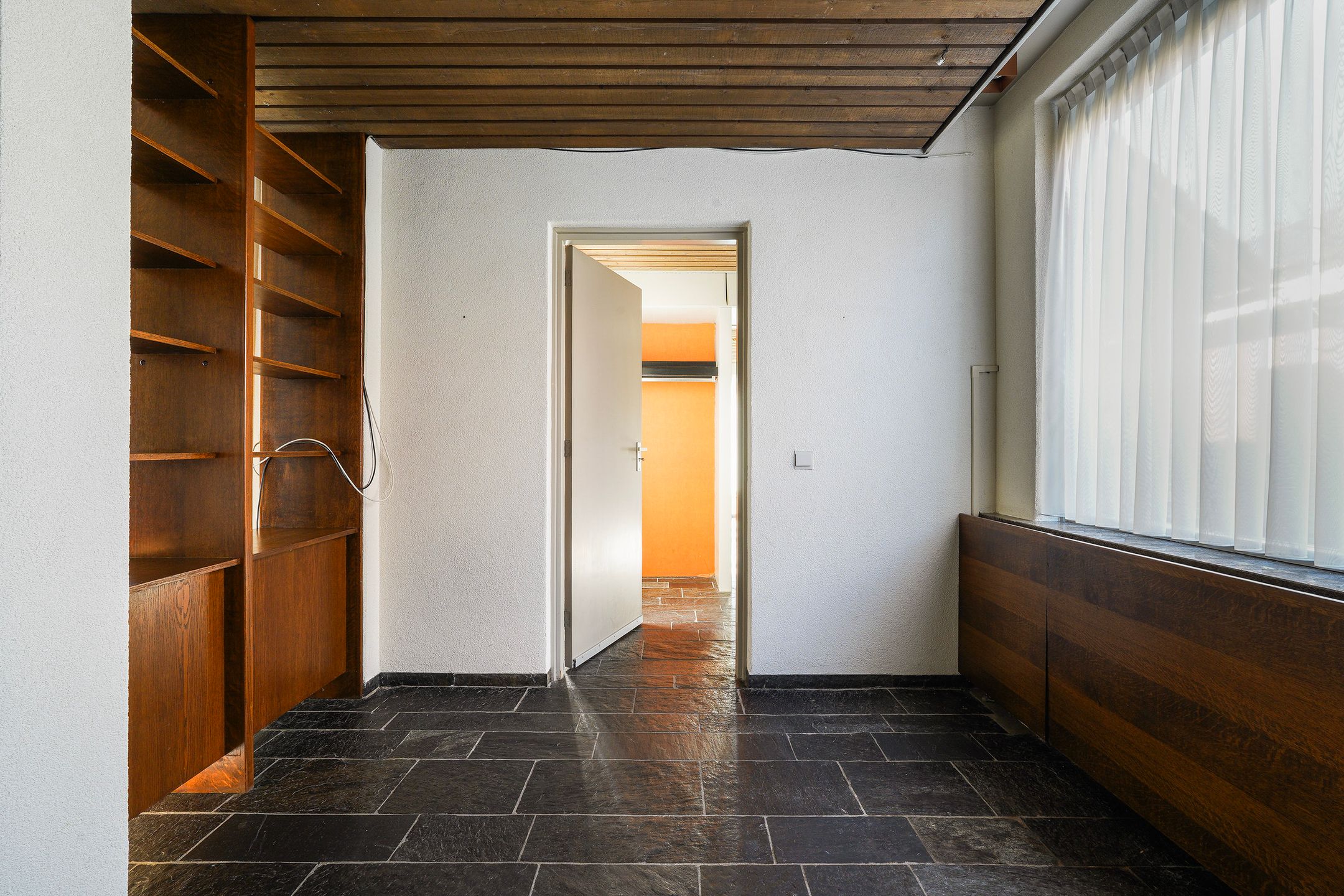 Photo 12 of Burgemeester van Grotenhuisstraat 10