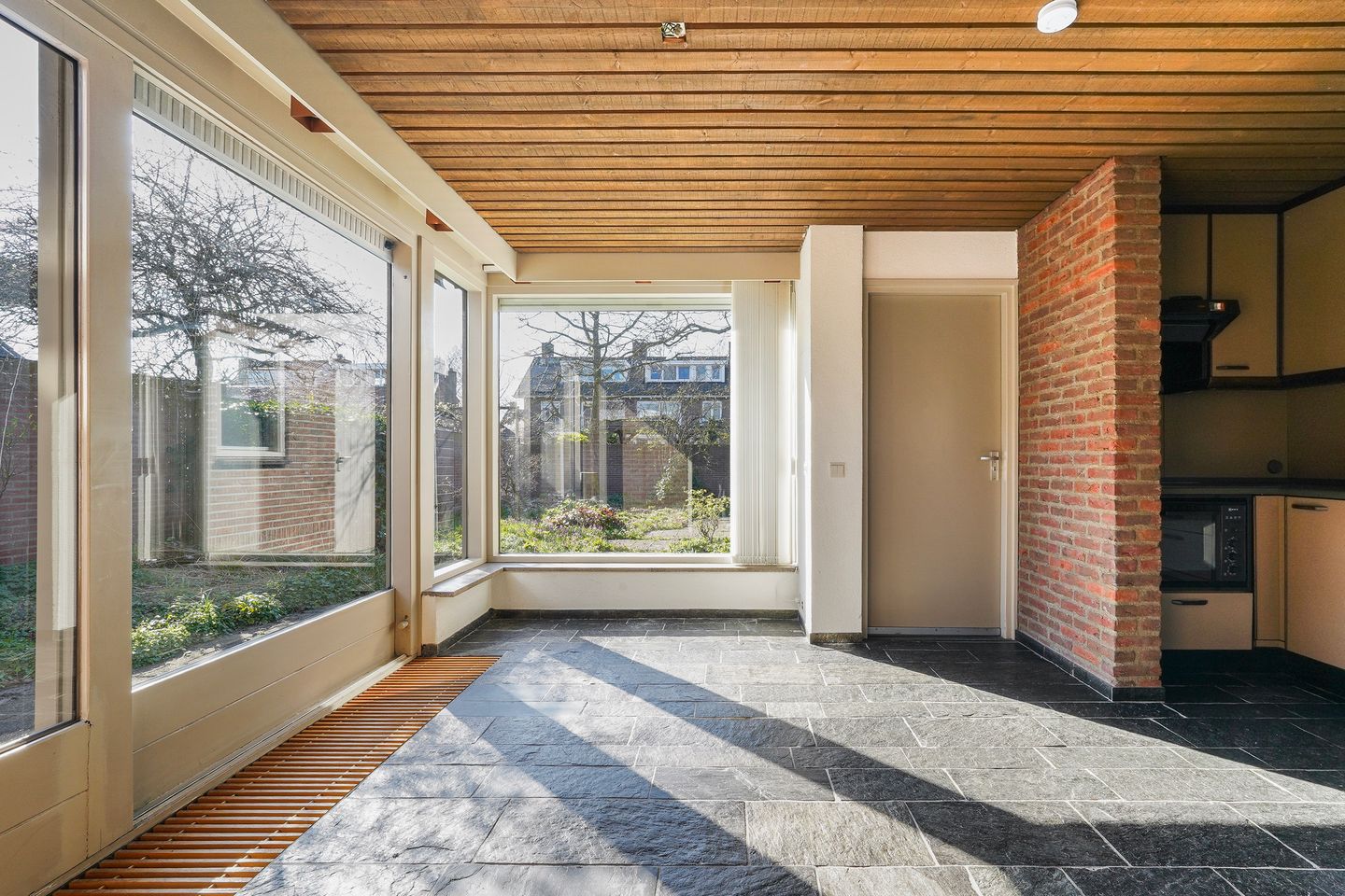 Photo 5 of Burgemeester van Grotenhuisstraat 10