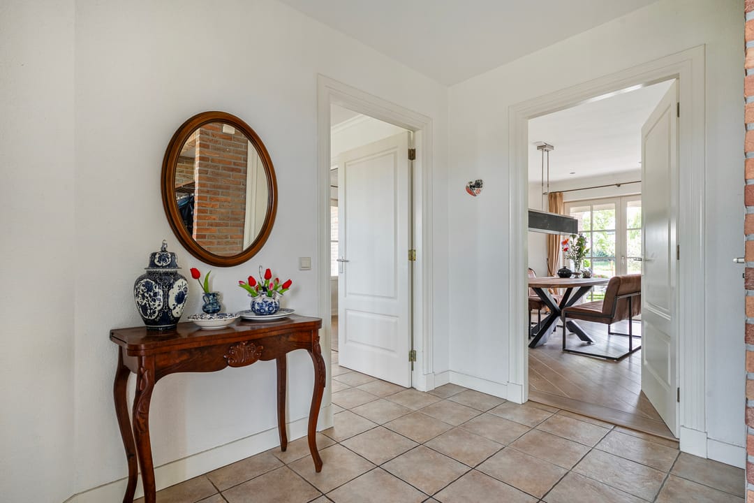 Spacious Country House with Guest Accommodation and Equestrian Facilities in Ommen — 11