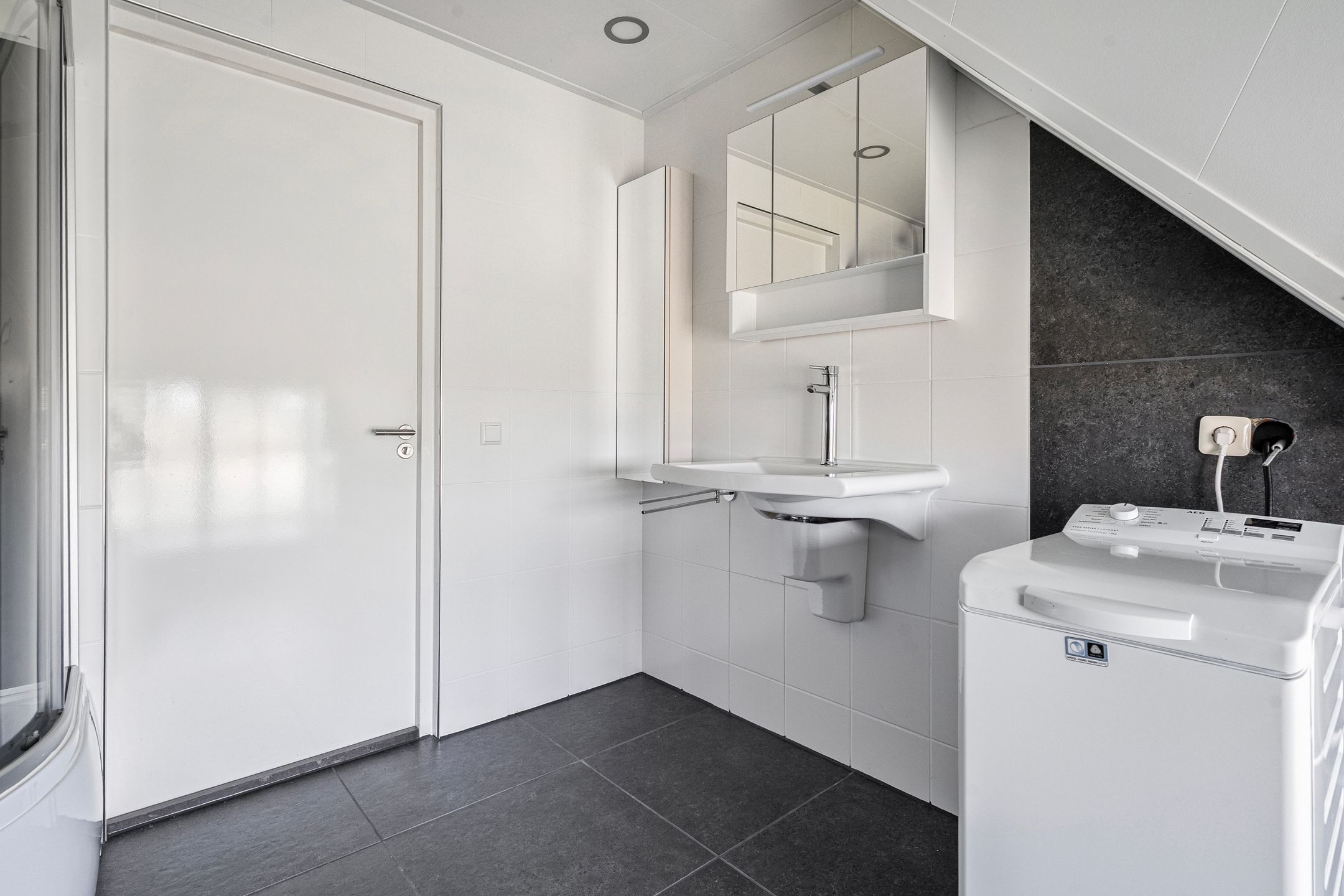 Spacious Country House with Guest Accommodation and Equestrian Facilities in Ommen — 63