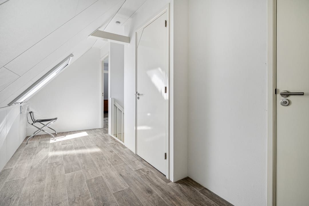 Spacious Country House with Guest Accommodation and Equestrian Facilities in Ommen — 59