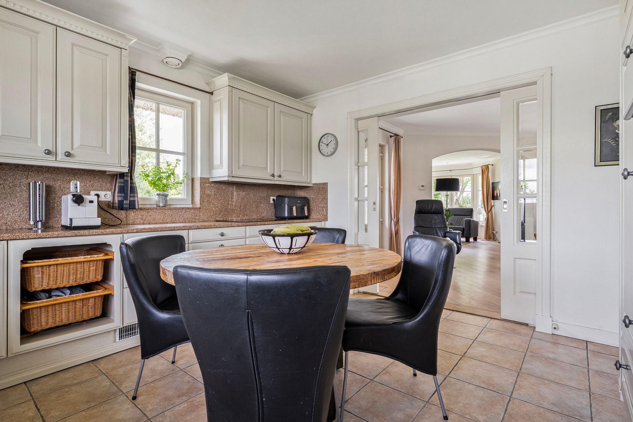 Spacious Country House with Guest Accommodation and Equestrian Facilities in Ommen — 19