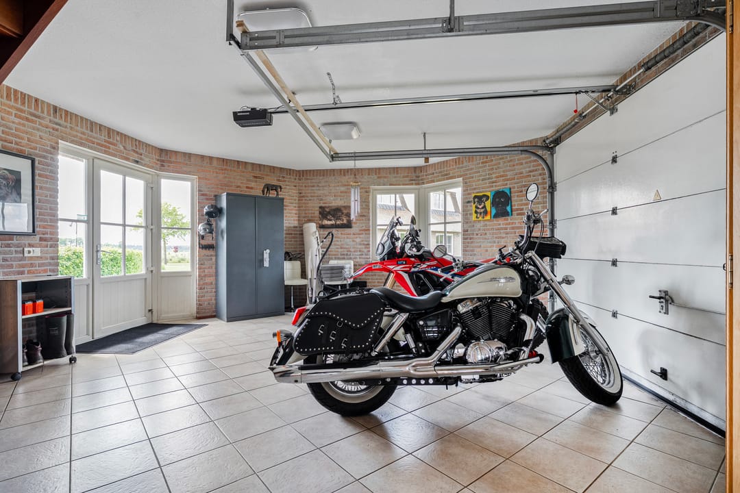 Spacious Country House with Guest Accommodation and Equestrian Facilities in Ommen — 39