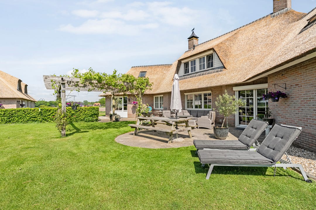 Spacious Country House with Guest Accommodation and Equestrian Facilities in Ommen — 44