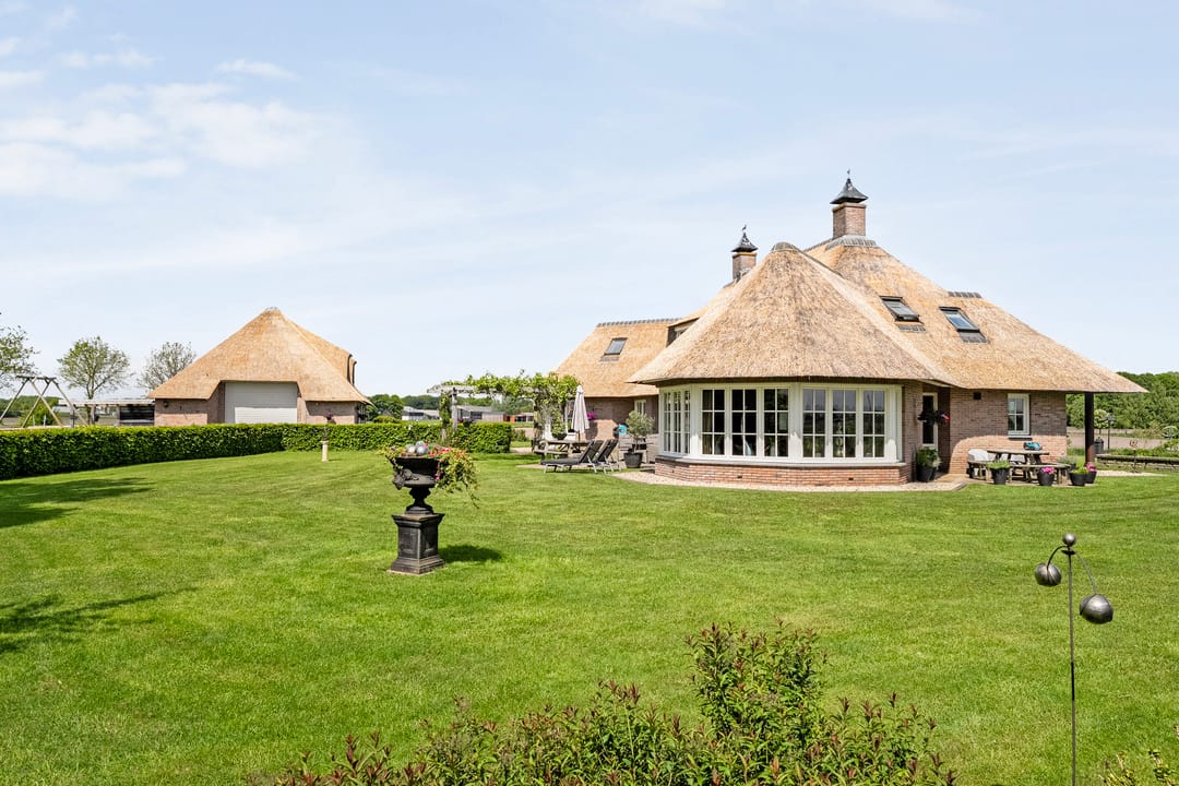 Spacious Country House with Guest Accommodation and Equestrian Facilities in Ommen — 109