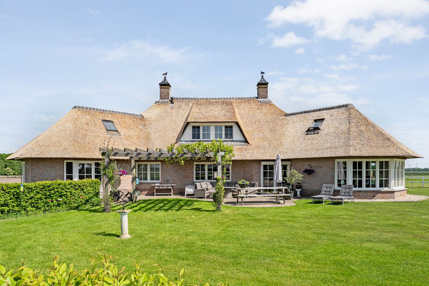 Spacious Country House with Guest Accommodation and Equestrian Facilities in Ommen — 81