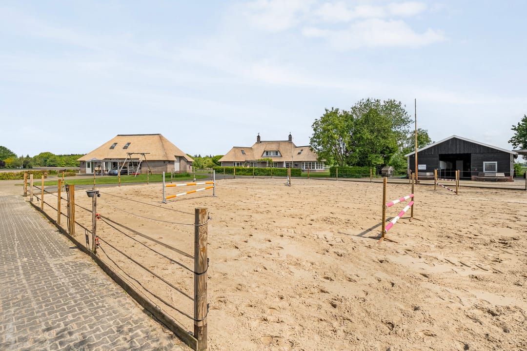 Spacious Country House with Guest Accommodation and Equestrian Facilities in Ommen — 92