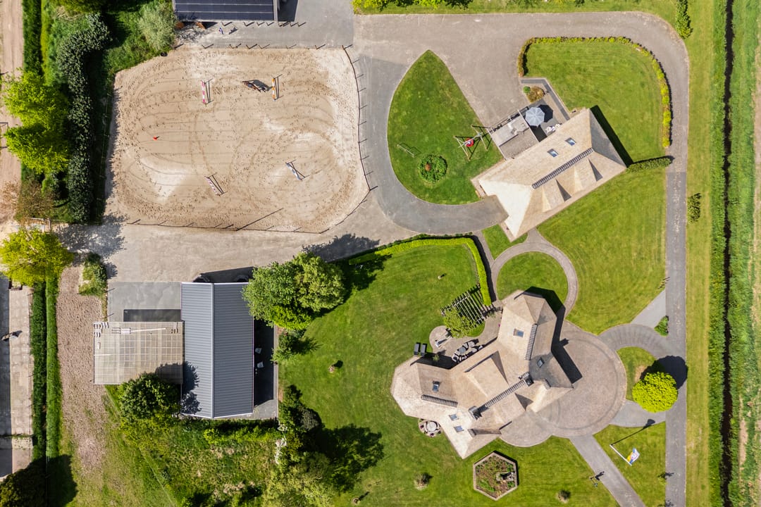 Spacious Country House with Guest Accommodation and Equestrian Facilities in Ommen — 98