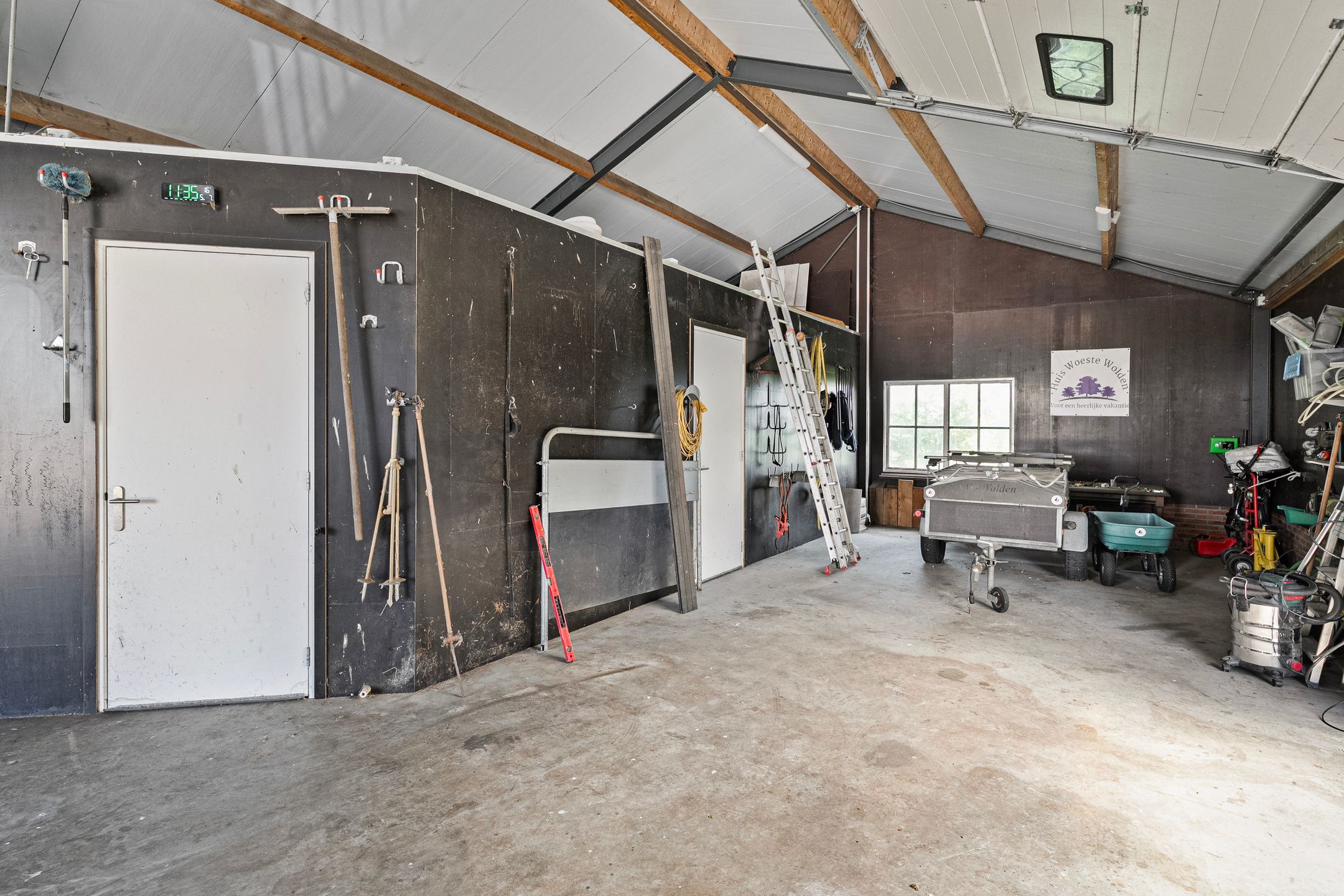 Spacious Country House with Guest Accommodation and Equestrian Facilities in Ommen — 70