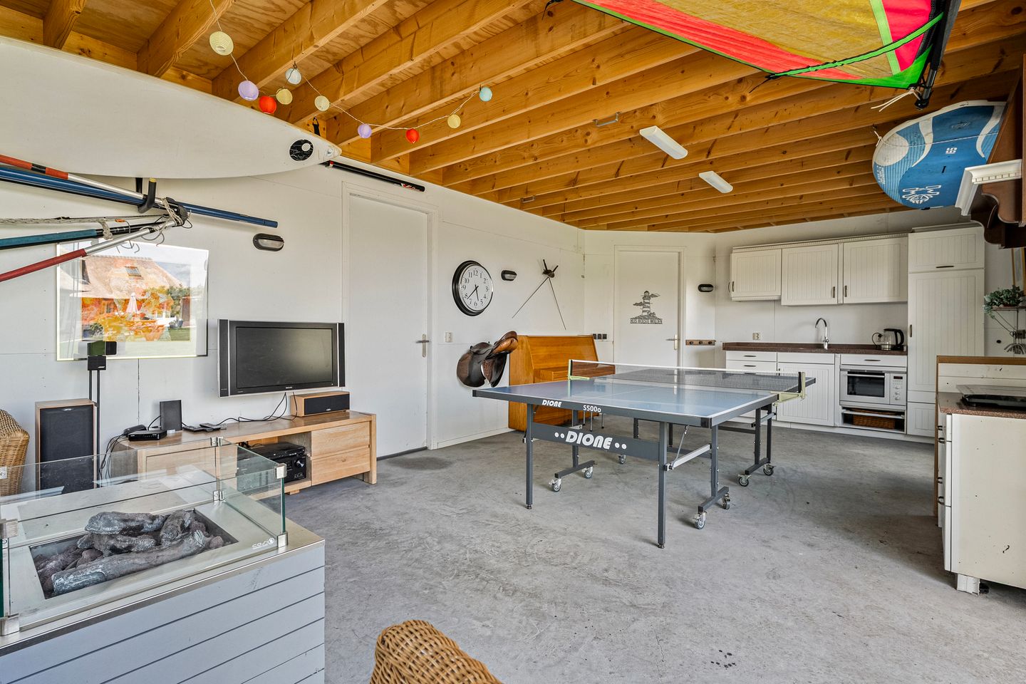 Spacious Country House with Guest Accommodation and Equestrian Facilities in Ommen — 74