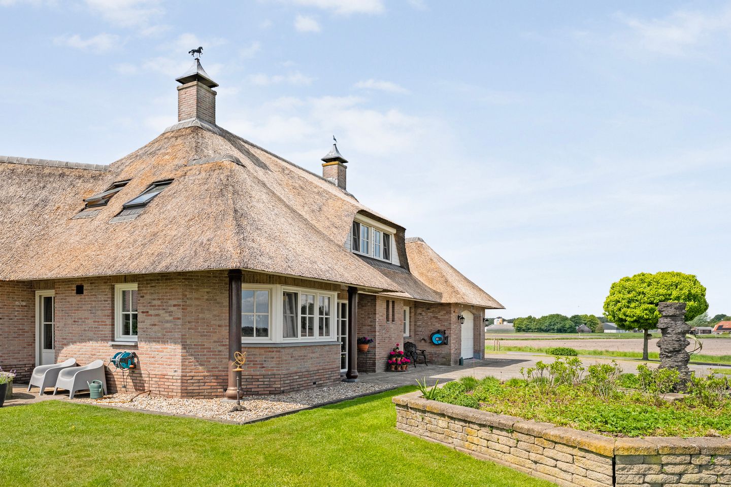 Spacious Country House with Guest Accommodation and Equestrian Facilities in Ommen — 87