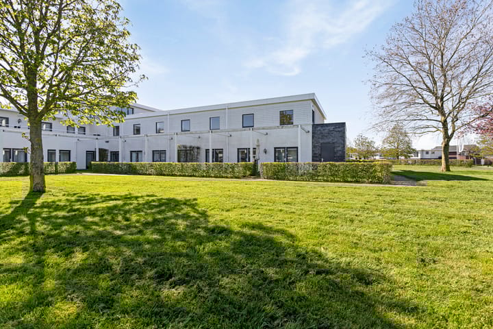 Foto 2 van Pluvierenweg 7-10