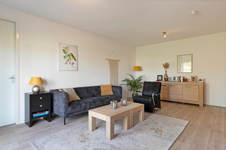 Appartement te koop: Pluvierenweg 7-10, Zeewolde