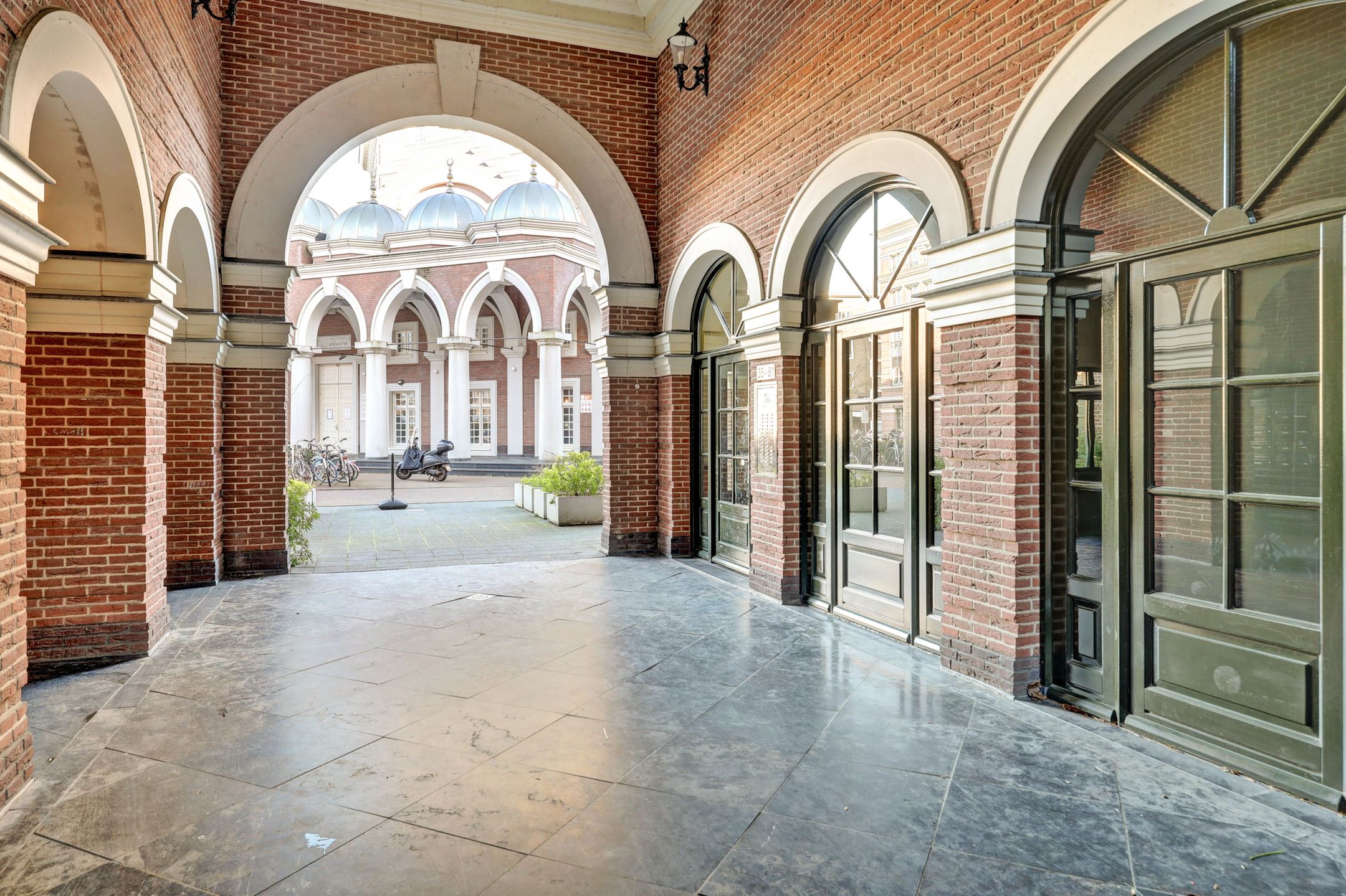 Foto 9 van Piri Reisplein 51