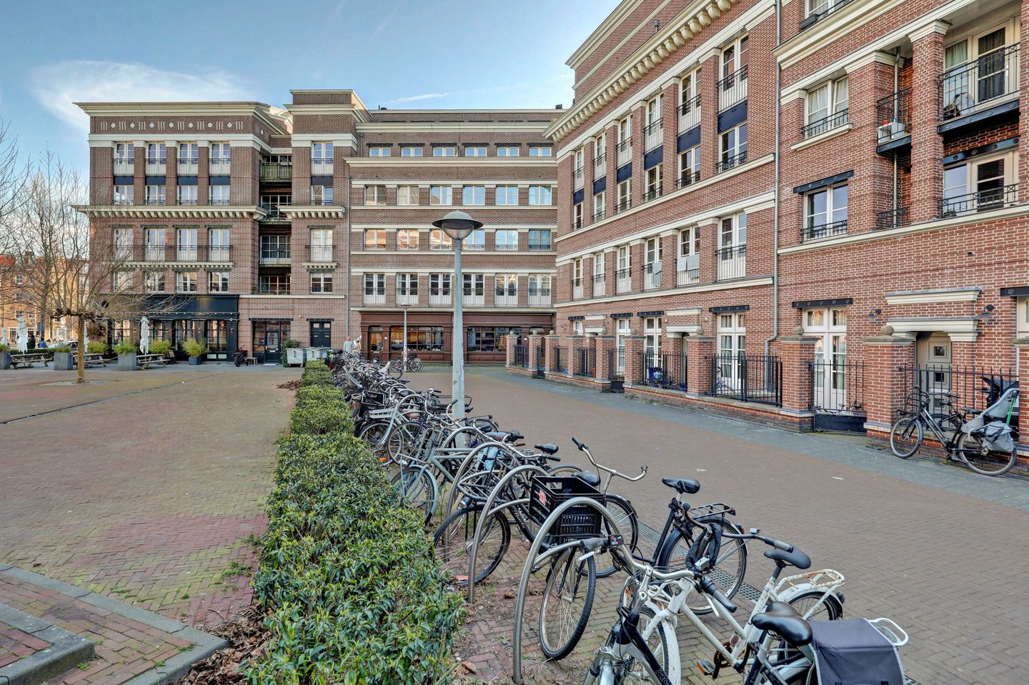 Foto 4 van Piri Reisplein 51