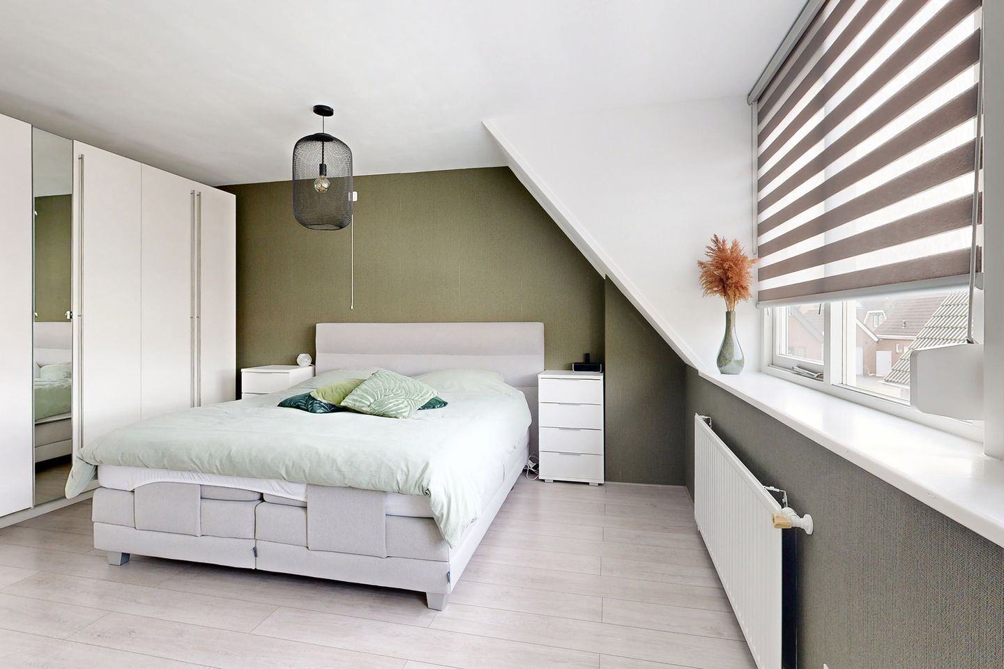 Move-in Ready Terraced Home with Luxury Kitchen and Sunny Southwest Garden — 30