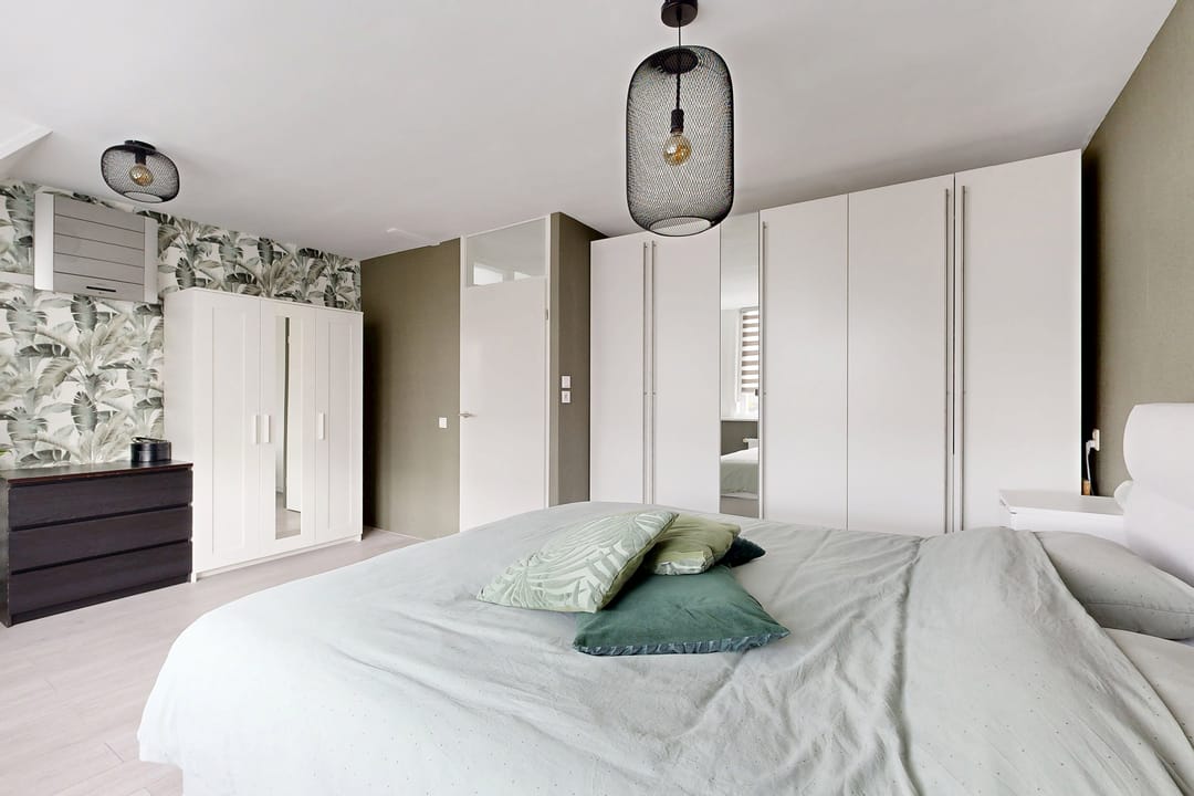 Move-in Ready Terraced Home with Luxury Kitchen and Sunny Southwest Garden — 27