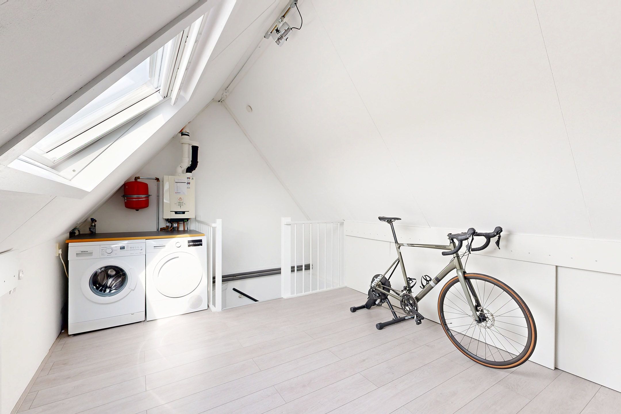 Move-in Ready Terraced Home with Luxury Kitchen and Sunny Southwest Garden — 41
