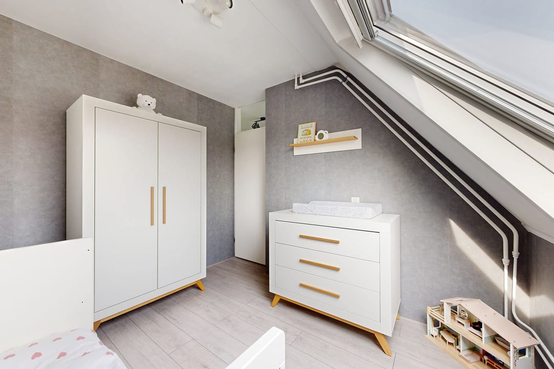 Move-in Ready Terraced Home with Luxury Kitchen and Sunny Southwest Garden — 34