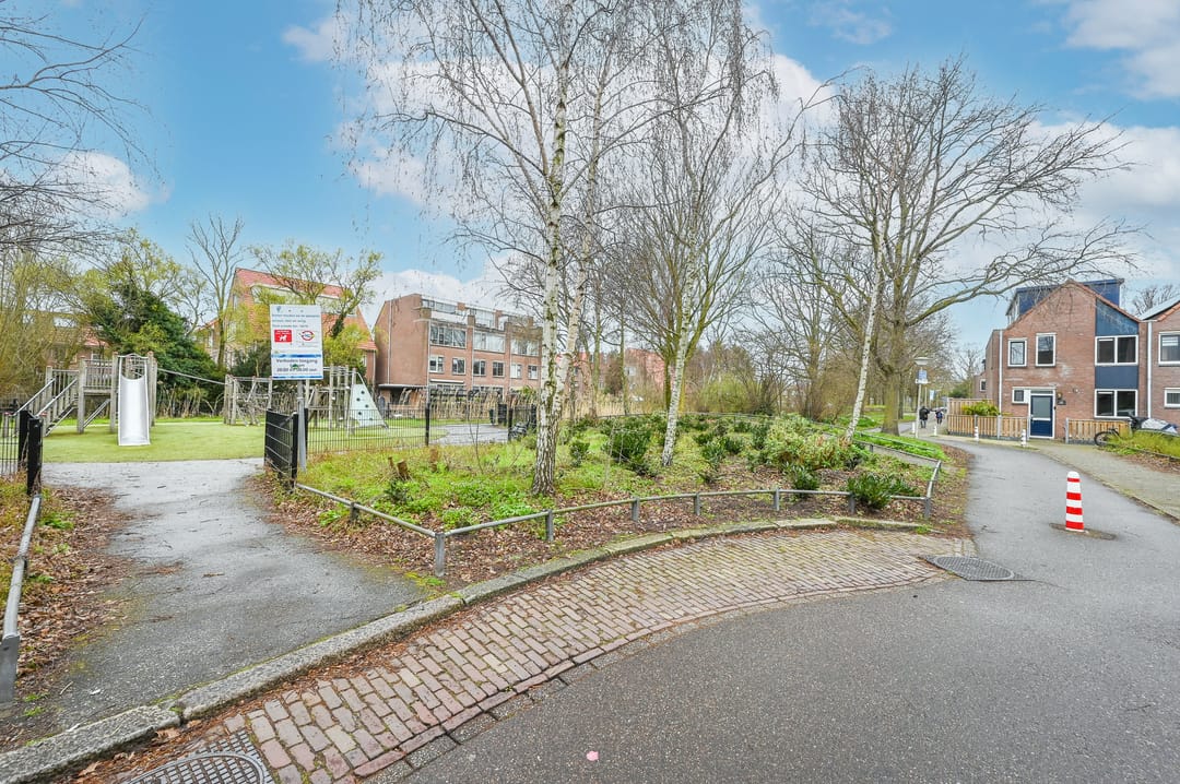 Photo 41 of Claude Debussystraat 45