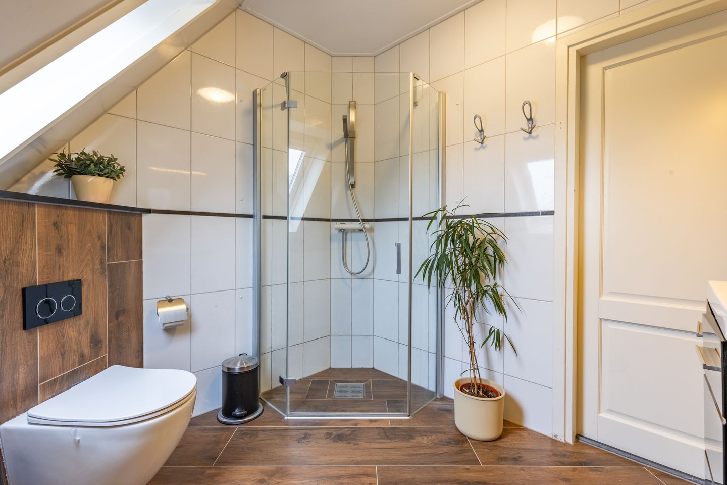 Spacious Detached Business Residence with Office Spaces and Sustainable Energy Features — 26