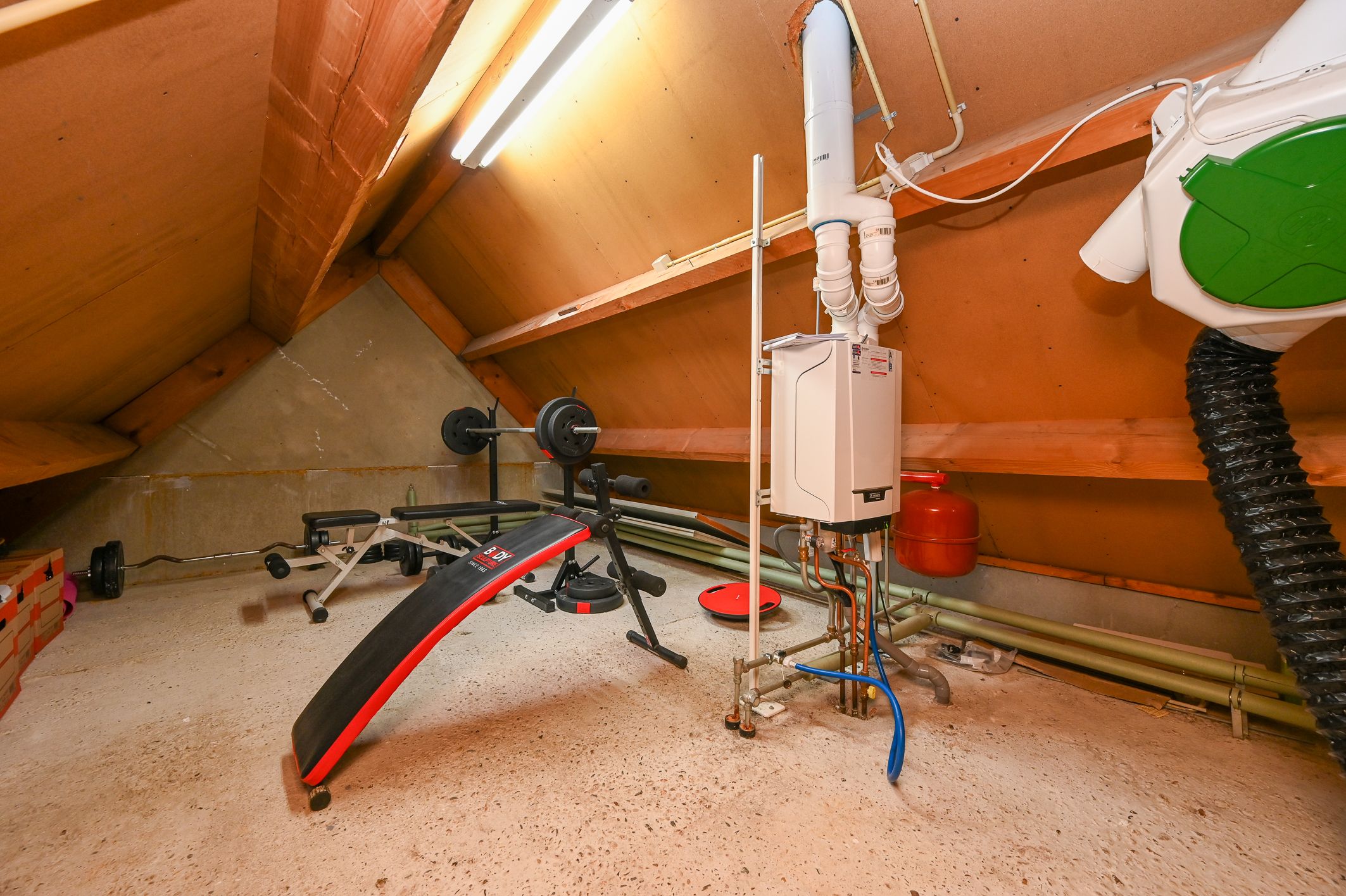 Photo 36 of Claude Debussystraat 45