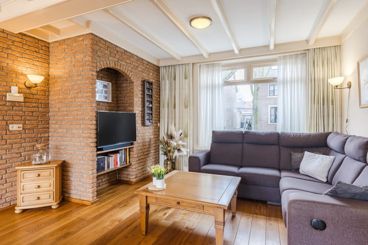 Photo 2 of Meester Schrauwenstraat 7