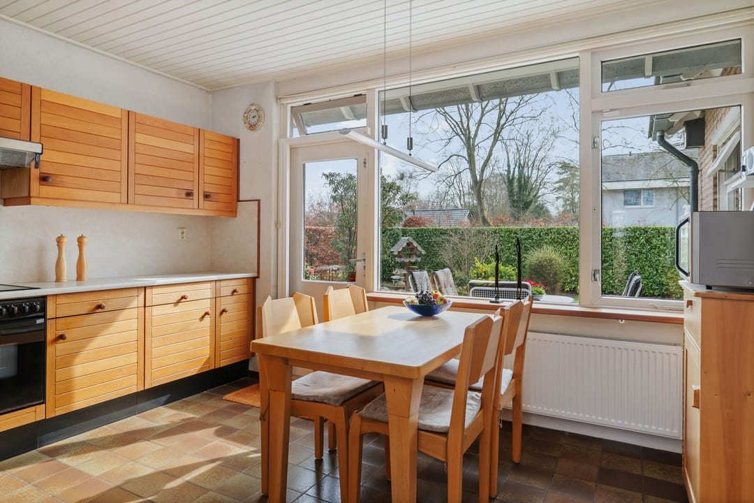 Spacious semi-bungalow with large garden near Diepenveen village center — 15