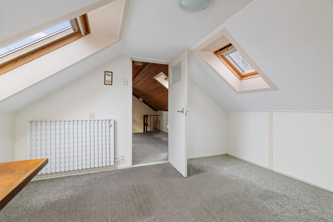 Spacious semi-bungalow with large garden near Diepenveen village center — 30