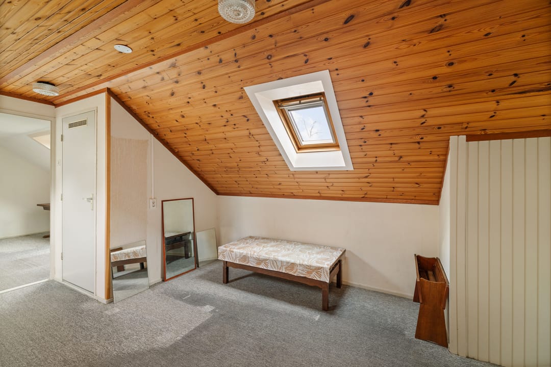 Spacious semi-bungalow with large garden near Diepenveen village center — 27