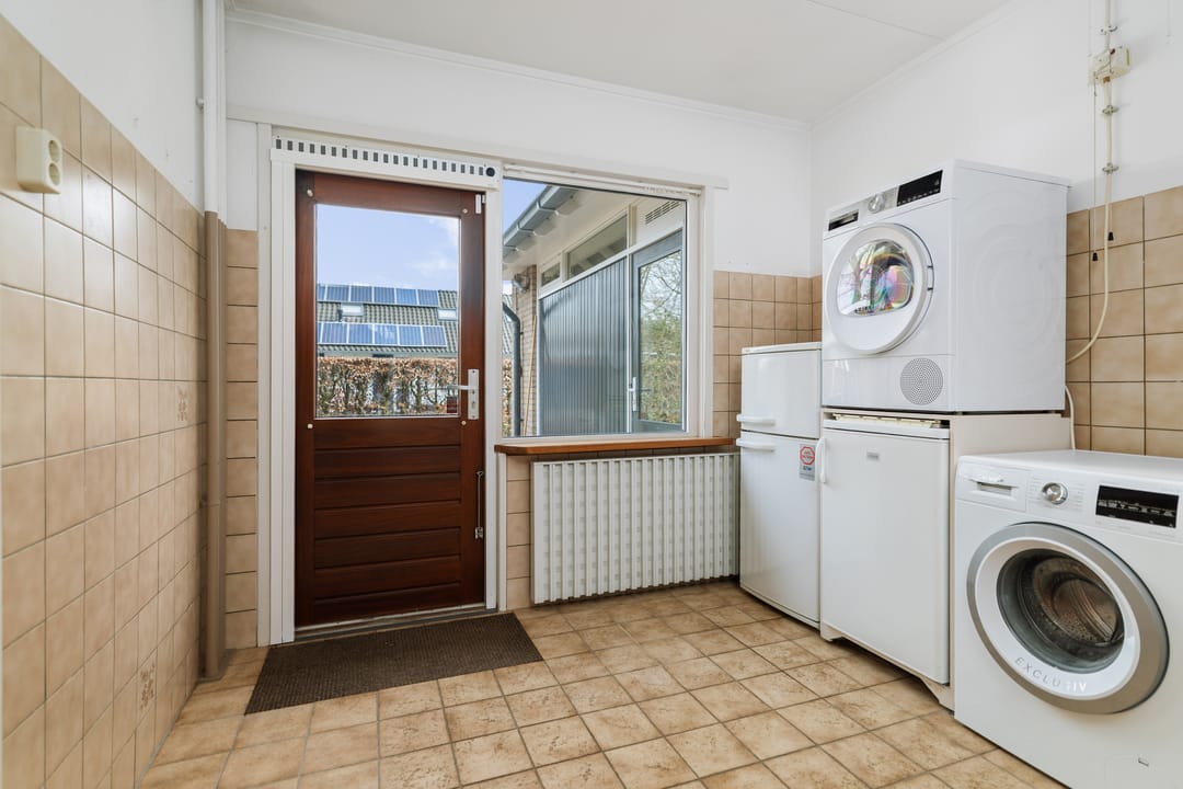 Spacious semi-bungalow with large garden near Diepenveen village center — 21