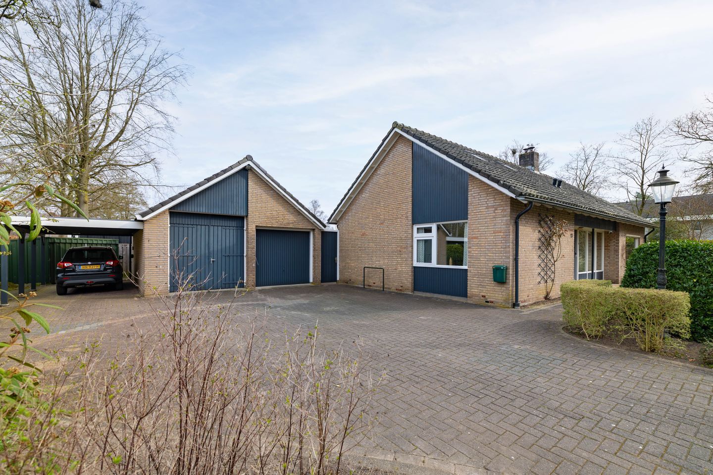 Spacious semi-bungalow with large garden near Diepenveen village center — 43