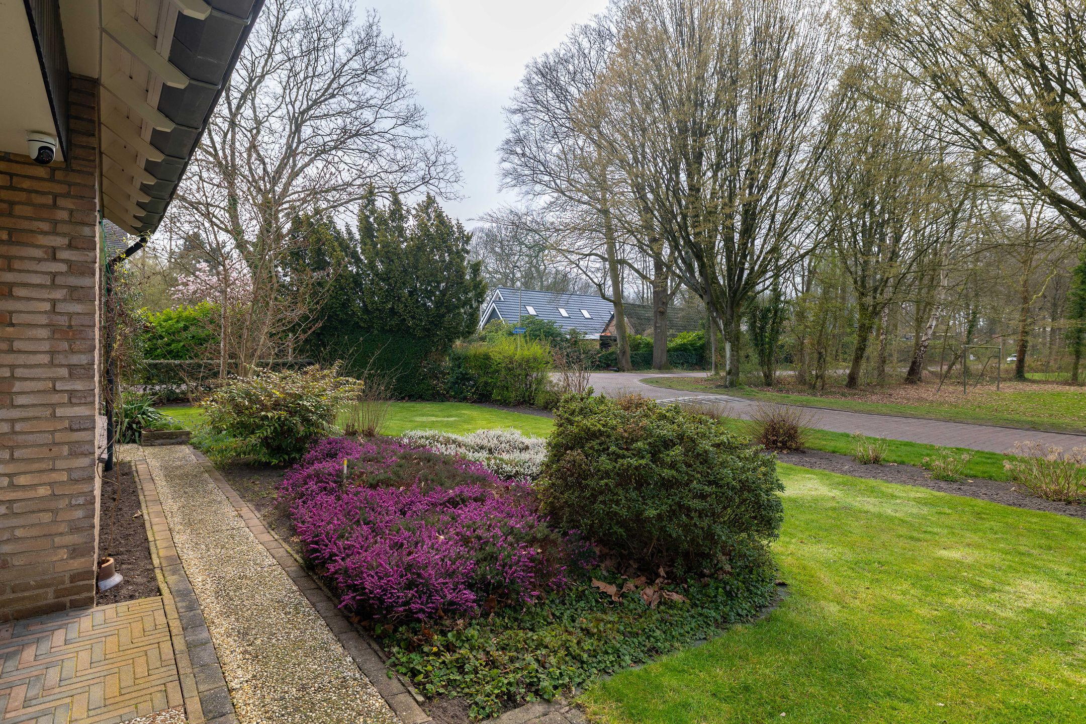 Spacious semi-bungalow with large garden near Diepenveen village center — 44