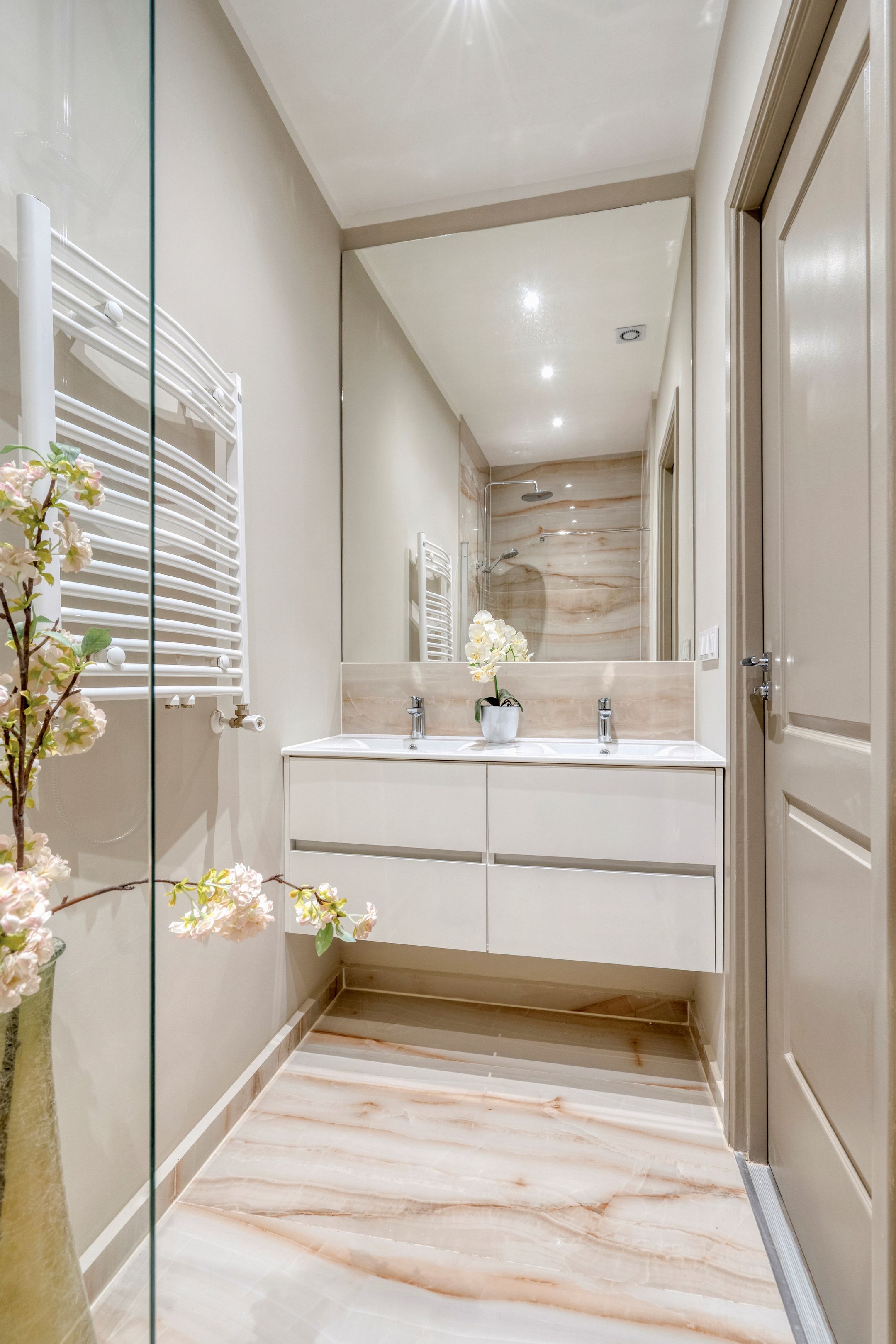 Photo 42 of Irisstraat 121