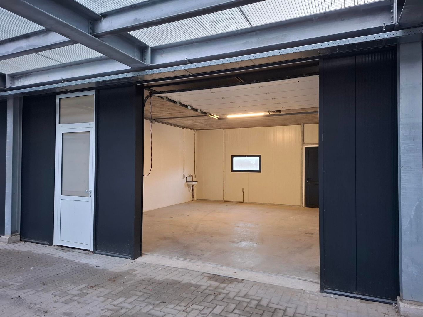 View photo 2 of Rijksstraatweg 3-e7