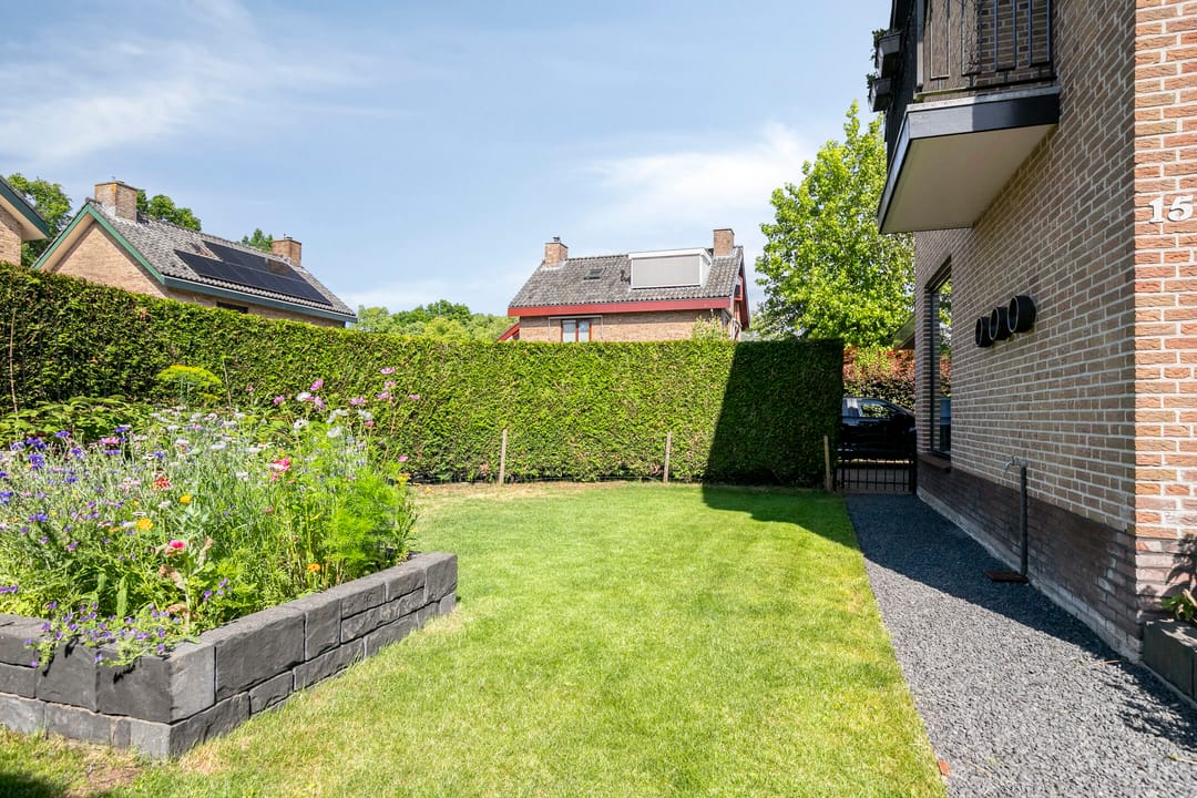 Spacious detached family home with south-facing garden and green views in Hoevelaken — 31