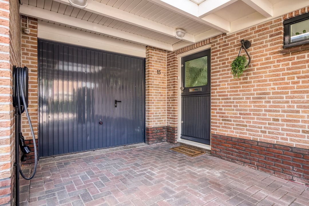 Spacious detached family home with south-facing garden and green views in Hoevelaken — 37