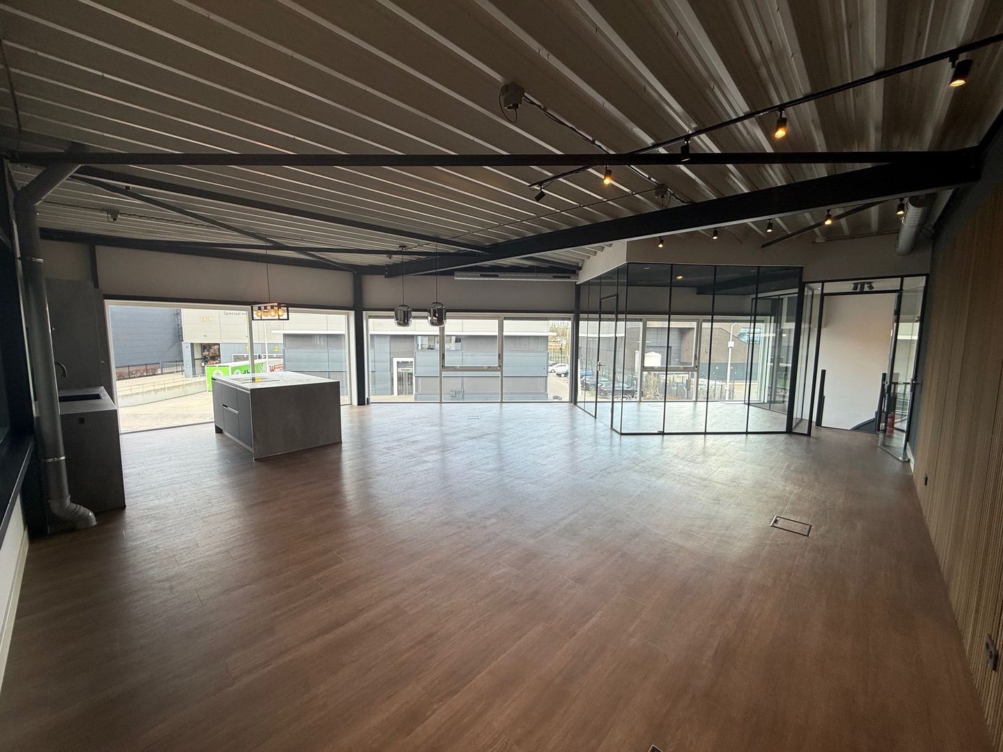 View photo 4 of Reflectiestraat 61