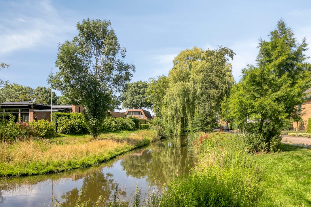 Spacious detached family home with south-facing garden and green views in Hoevelaken — 41