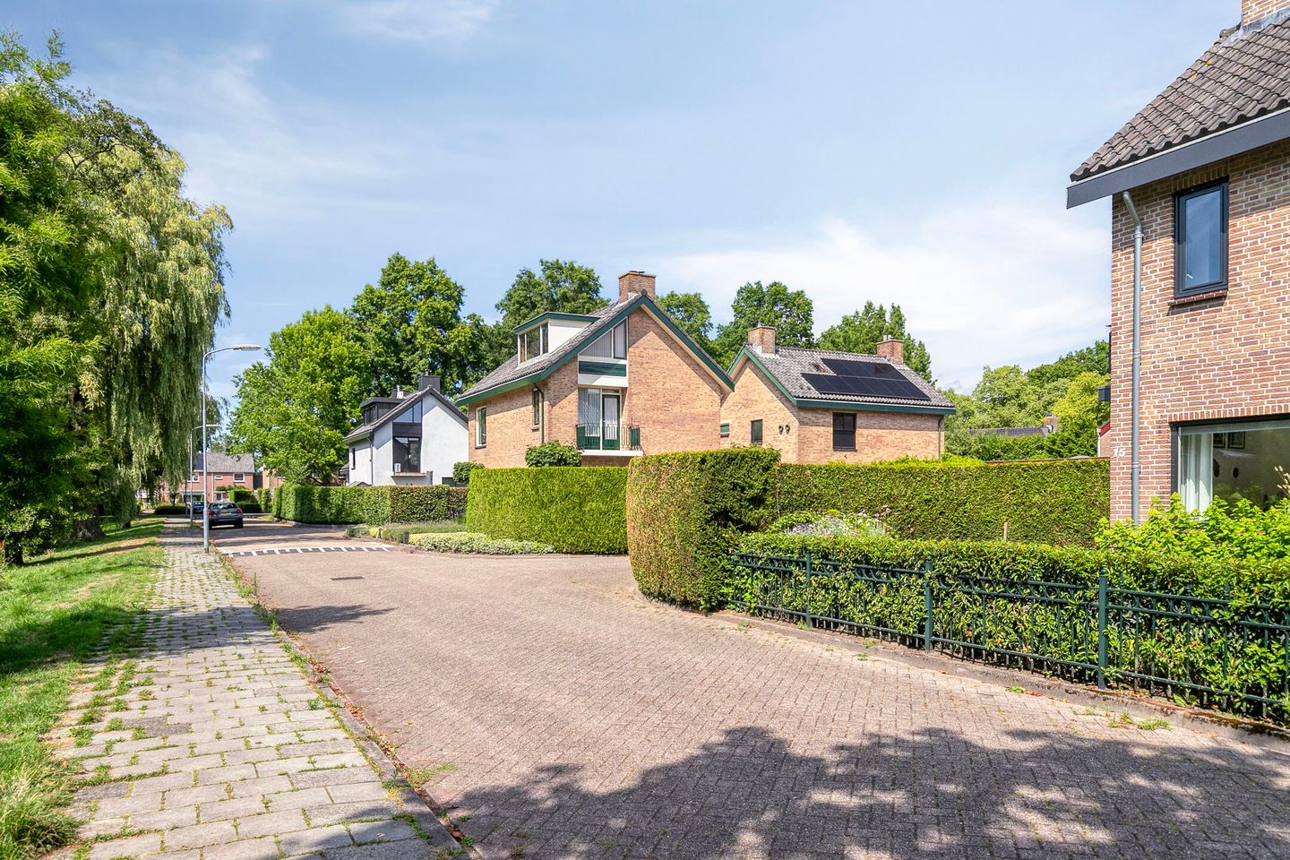 Spacious detached family home with south-facing garden and green views in Hoevelaken — 40