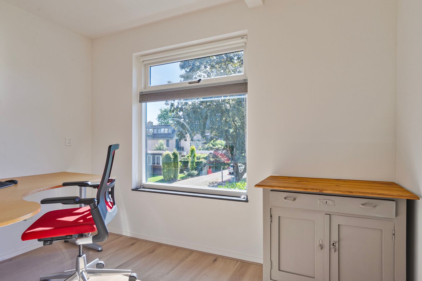 Spacious detached family home with south-facing garden and green views in Hoevelaken — 20