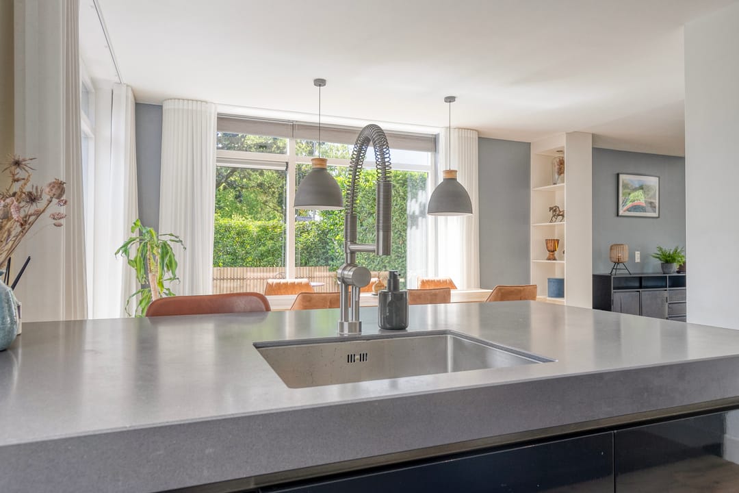 Spacious detached family home with south-facing garden and green views in Hoevelaken — 11