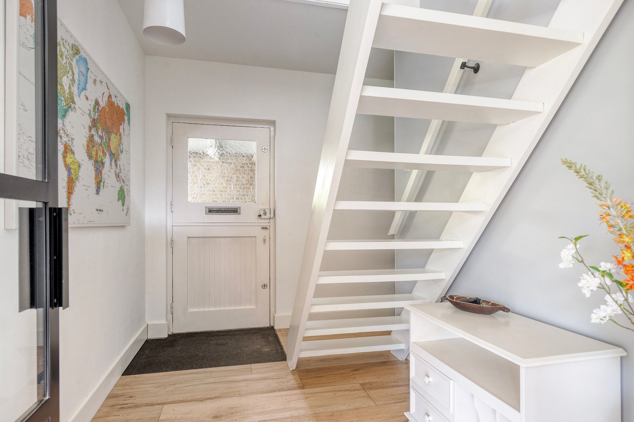 Spacious detached family home with south-facing garden and green views in Hoevelaken — 30