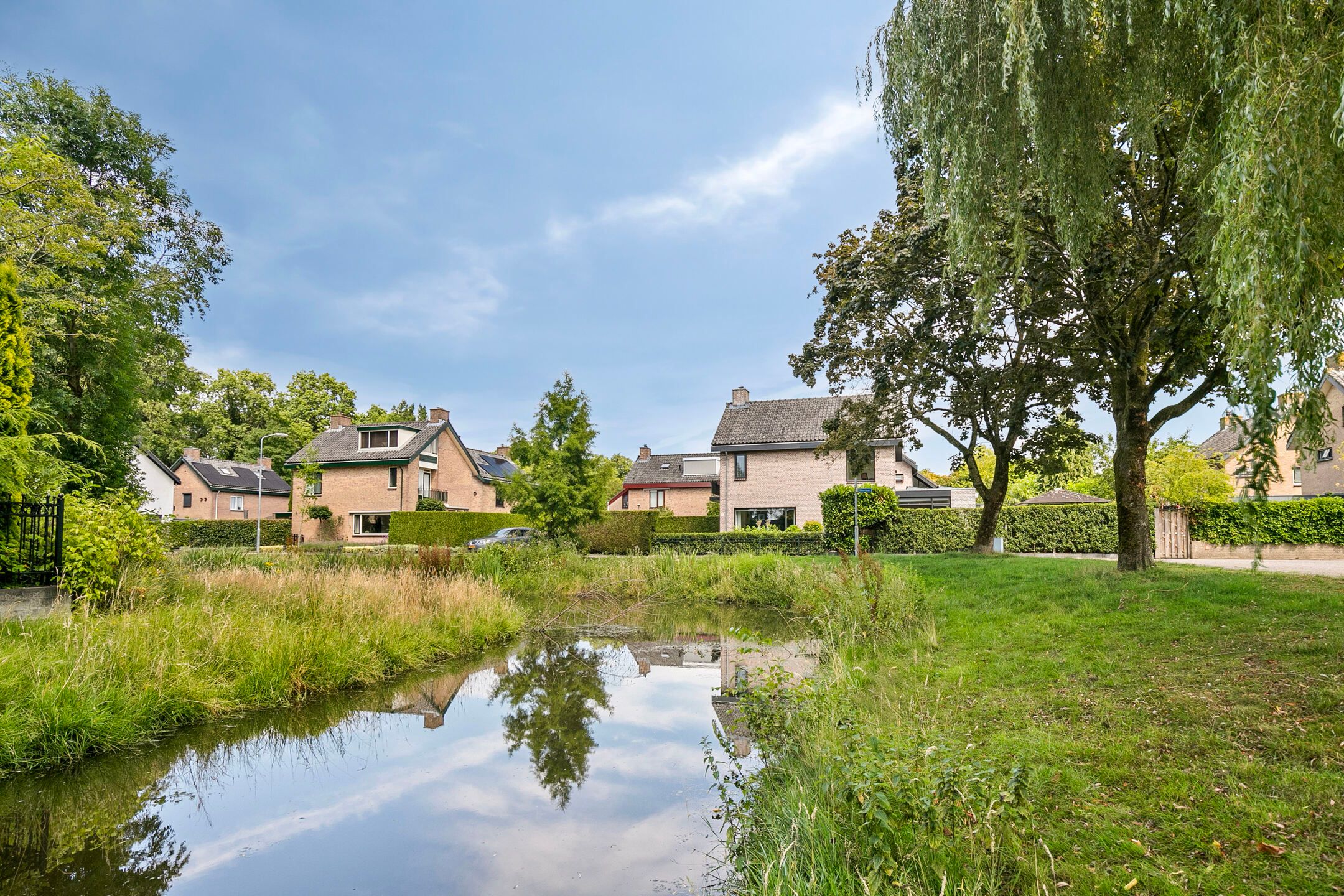 Spacious detached family home with south-facing garden and green views in Hoevelaken — 42