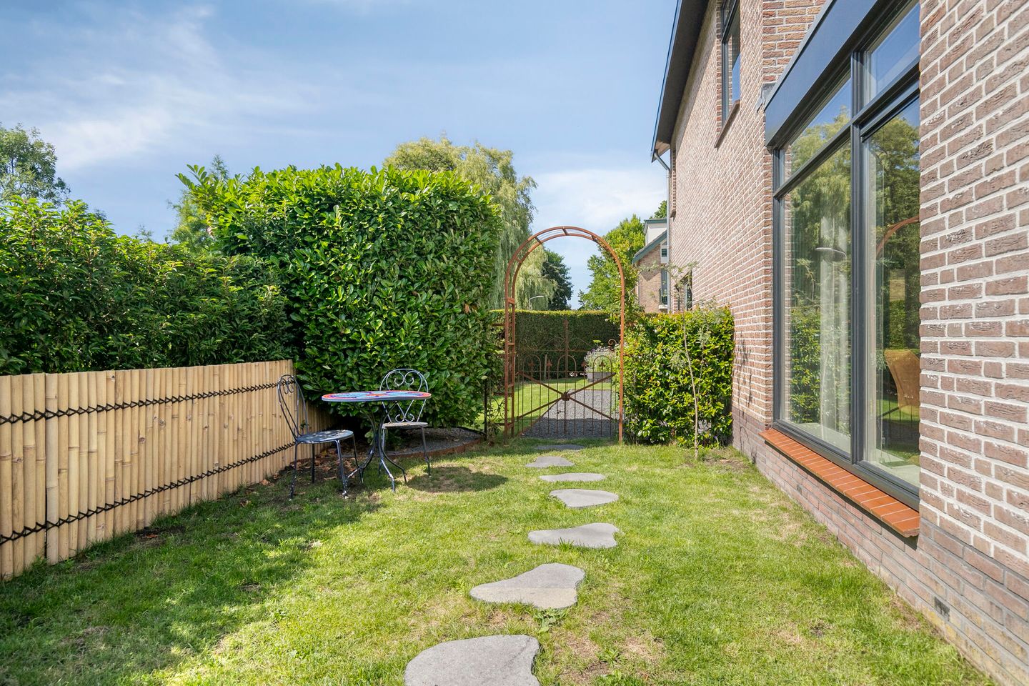 Spacious detached family home with south-facing garden and green views in Hoevelaken — 34