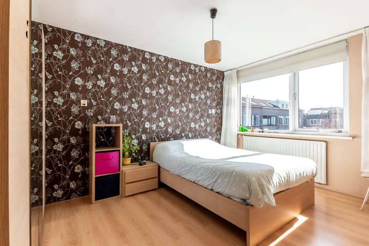 Photo 4 of Zwaluwstraat 89